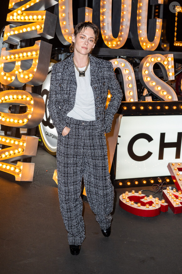 Kristen Stewart - Photocall du défilé Chanel Collection Croisière 2024 au Paramount Studios à Los Angeles le 9 mai 2023. © Olivier Borde / Bestimage