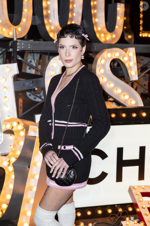 Halsay (Ashley Nicolette Frangipane) - Photocall du défilé Chanel Collection Croisière 2024 au Paramount Studios à Los Angeles le 9 mai 2023. © Olivier Borde / Bestimage
