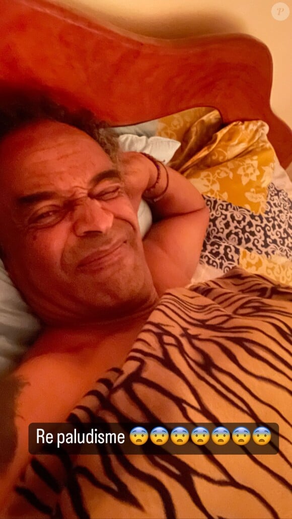 "Re paludisme", écrit-il sur un selfie de lui avec une bien mauvaise mine, dans son lit
 