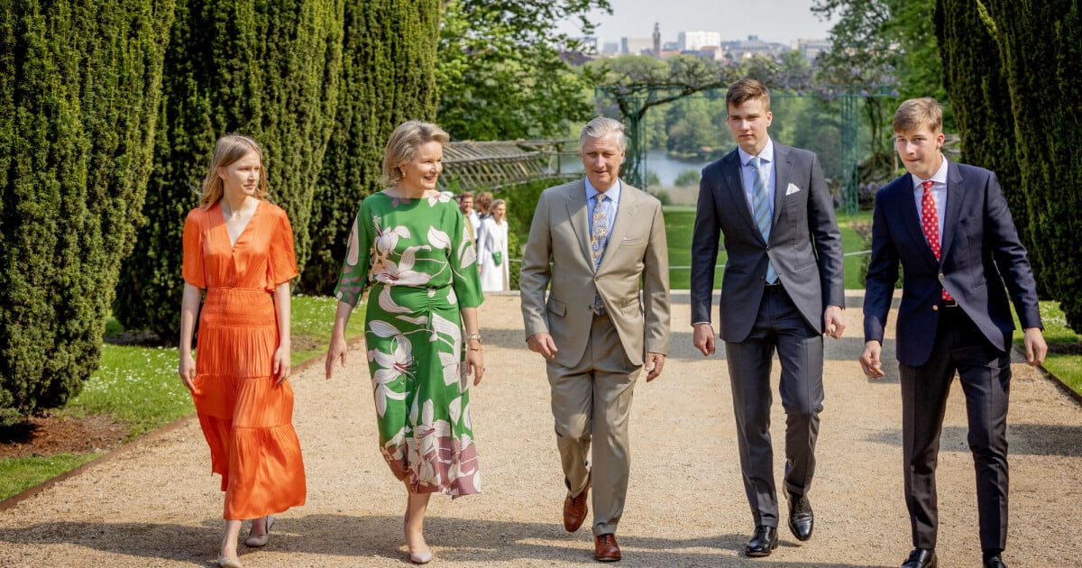 Photo of La princesa Éléonore de Bélgica, de 15 años, se atreve a dar un colorido paseo: fotos con sus hermanos Gabriel y Emmanuel
