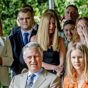 La reine Mathilde et le roi Philippe de Belgique, le prince Gabriel, le prince Emmanuel et la princesse Eleonore - La famille royale Belge à l'occasion des 10 ans de royauté du roi Philippe assiste à une garden-party au domaine royal du château de Laeken avec 600 Belges de tout le pays le 13 mai 2023.