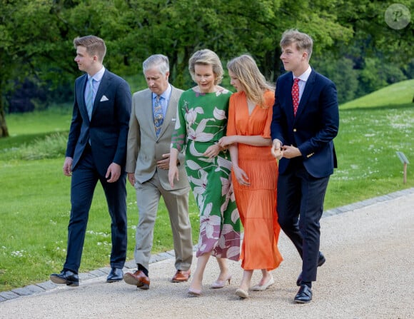 La reine Mathilde et le roi Philippe de Belgique, le prince Gabriel, le prince Emmanuel et la princesse Eleonore - La famille royale Belge à l'occasion des 10 ans de royauté du roi Philippe assiste à une garden-party au domaine royal du château de Laeken avec 600 Belges de tout le pays le 13 mai 2023.
