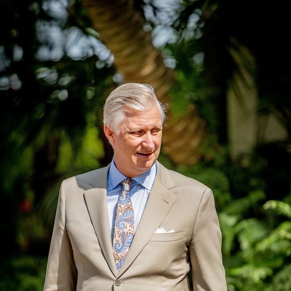 Le roi Philippe de Belgique - La famille royale Belge à l'occasion des 10 ans de royauté du roi Philippe assiste à une garden-party au domaine royal du château de Laeken avec 600 Belges de tout le pays le 13 mai 2023.