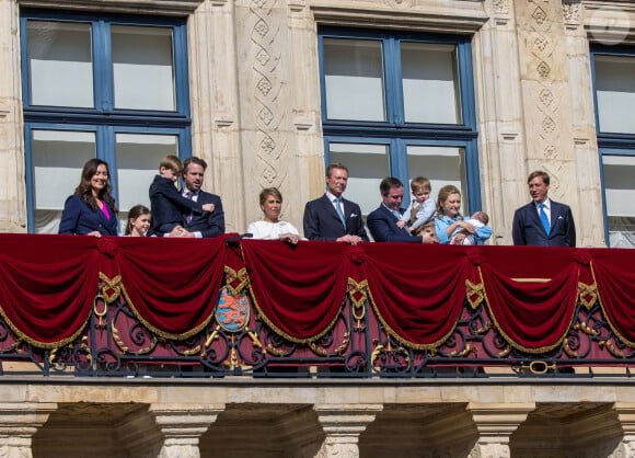 La princesse Claire, le prince Felix, la grande duchesse Maria Teresa, Le grand-duc Henri de Luxembourg, Le grand duc héritier Guillaume de Luxembourg, le prince Charles, la princesse Stephanie et le prince Louis - Procession de clôture de l'Octave 2023 à Luxembourg après la messe pontificale le 14 mai 2023. 