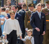 Le petit garçon s'est montré adorable et très sage avec sa grand-mère et son père.
La grande duchesse Maria Teresa, le prince Charles et Le grand-duc Henri de Luxembourg - Procession de clôture de l'Octave 2023 à Luxembourg après la messe pontificale le 14 mai 2023.