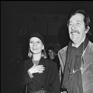 Archives - Jean Rochefort et Nicole Garcia à la première de la chanteuse Barbara à l'hippodrome de Pantin en 1981.
