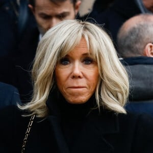 Âgés de 20, 22 et 34 ans, ces prévenus aux profils de marginaux devaient initialement être jugés à Amiens en comparution immédiate, notamment pour violences en réunion
La première dame Brigitte Macron - Sorties des obsèques de Philippe Tesson en l'église Saint-Germain des-Prés à Paris le 10 février 2023. © Christophe Clovis / Bestimage