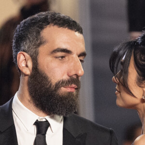 Romain Gravas et Dua Lipa - Montée des marches du film Omar La Fraise (The King Of Algiers) lors du 76ème Festival International du Film de Cannes le 20 mai 2023 © Jacovides / Moreau / Bestimage 