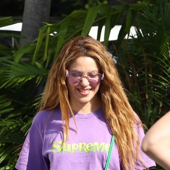 Exclusif - Shakira fait du shopping à Miami le 3 mai 2023.