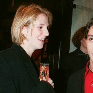 Sandrine Kiberlain avec Julien Rassam à la première parisienne de Pulp Fiction à Paris