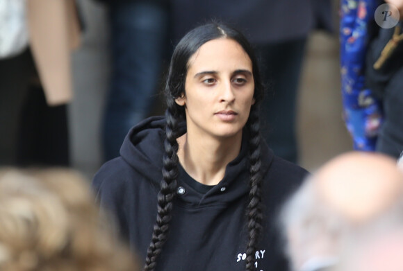 Roxane Depardieu lors des obsèques de Jean Rochefort en l'église Saint-Thomas d'Aquin à Paris, le 13 octobre 2017. 