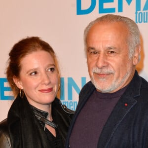 Francis Perrin et sa femme Gersende - Avant première du film "Demain tout commence" au Grand Rex à Paris le 28 novembre 2016. © Coadic Guirec/Bestimage 