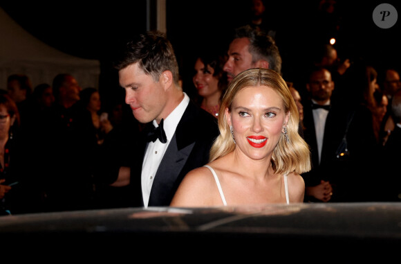 Scarlett Johansson - Descente des marches du film " Asteroid City " lors du 76ème Festival International du Film de Cannes, au Palais des Festivals à Cannes. Le 23 mai 2023 © Jacovides-Moreau / Bestimage