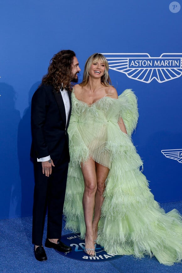 Heidi Klum a également fait sensation 
Tom Kaulitz et sa femme Heidi Klum - Photocall du gala de l'AmFar 2023 à l'Hôtel du Cap-Eden-Roc, Antibes, lors du 76ème Festival International du Film de Cannes. Le 25 mai 2023. © Moreau-Jacovides / Bestimage 