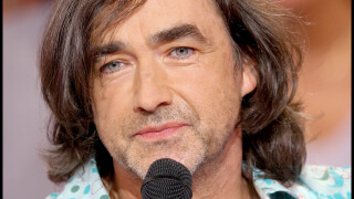 Jean-Louis Murat a vécu longtemps "sans pognon" : sa vie isolée à la campagne jusqu'à la fin
