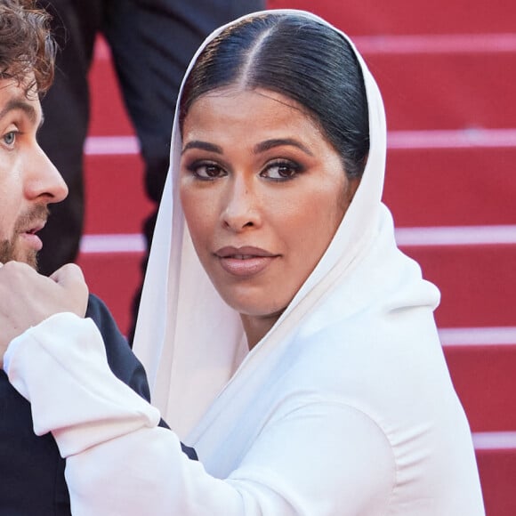 Il y a quelques jours, Ayem Nour a réalisé une apparition surprise sur le tapis rouge du Festival de Cannes.
Ayem Nour et Quentin Delcourt - Montée des marches du film " Club Zéro " lors du 76ème Festival International du Film de Cannes, au Palais des Festivals à Cannes. © Jacovides-Moreau / Bestimage