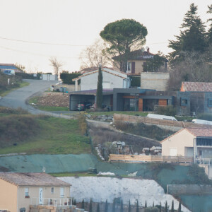 La maison en construction de Delphine Jubillar (Aussaguel) , disparue sans laisser de traces depuis le 16 décembre 2020 à Cagnac les Mines dans le Tarn. Un gendarme et une équipe du service des eaux ont mené des investigations pour chercher des traces dans le réseau raccordé à la maison. Le 7 janvier 2021  © Frédéric Maligne / Bestimage  