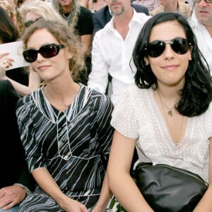 Vanessa Paradis et Alysson Paradis - Défilé de mode Chanel à Paris en 2006