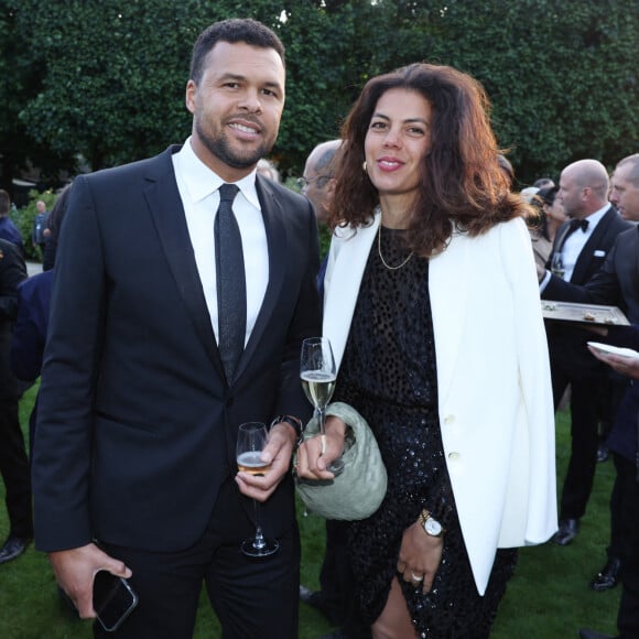 Originaire du Mans, Jo-Wilfried Tsonga ne pouvait pas manquer ça !
Jo-Wilfried Tsonga et son épouse Noura El Shwekh - Les célébrités fêtent le centenaire des 24 Heures du Mans au musée Rodin à Paris, le 16 mai 2023. © Rachid Bellak / Bestimage