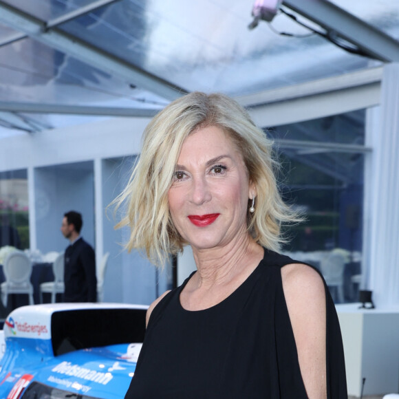 Michèle Laroque était sublime pour fêter les 100 ans des 24 heures du Mans. 
Michèle Laroque - Les célébrités fêtent le centenaire des 24 Heures du Mans au musée Rodin à Paris. © Rachid Bellak / Bestimage 