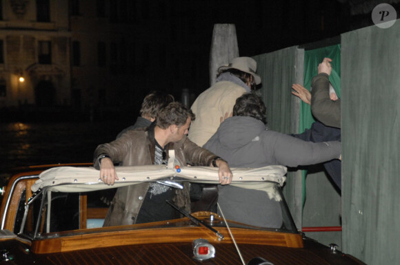 Johnny Depp arrive à Venise pour le tournage de The Tourist le 27 février 2010