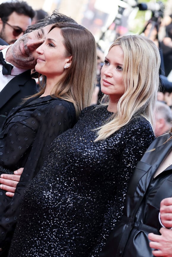 Audrey Diwan, Virginie Efira (enceinte) - Montée des marches du film " La passion de Dodin Bouffant " lors du 76ème Festival International du Film de Cannes, au Palais des Festivals à Cannes. Le 24 mai 2023 © Jacovides-Moreau / Bestimage 