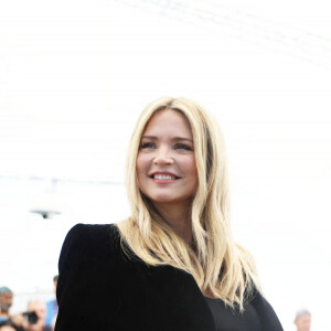 Virginie Efira (enceinte) au photocall de "L'amour et les forêts (just the two of us)" lors du 76ème Festival International du Film de Cannes, le 24 mai 2023. © Moreau/Jacovides/Bestimage