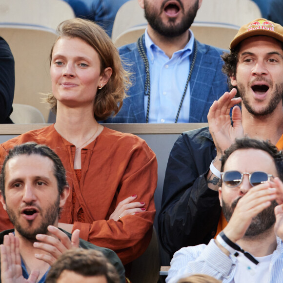 Constance Jablonski et Matthias Dandois - Personnalités dans les tribunes lors des Internationaux de France de tennis de Roland Garros à Paris. Le 31 mai 2023 © Moreau-Jacovides / Bestimage