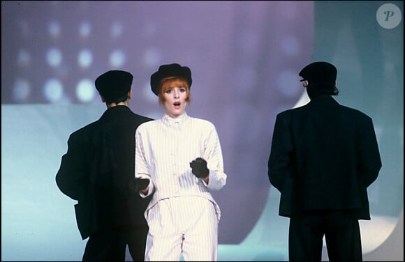 Et elle était plus qu'attendue puisque 550.000 billets ont déjà été vendus pour cette tournée.
Mylene Farmer en live sur un plateau télévisé