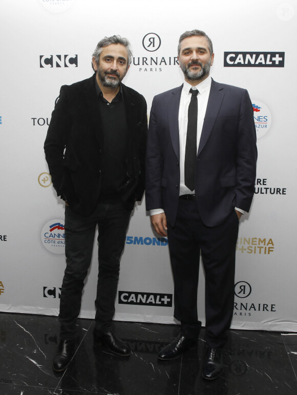 Eric Toledano, Olivier Nakache lors de la 6ème édition de la remise des prix du cinéma positif 2021 au cinéma Publicis à Paris le 13 décembre 2021. © Denis Guignebourg / Bestimage 
