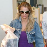 Britney Spears joue l'intello : redevenue blonde, elle ne quitte pas ses livres !