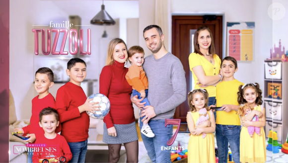La famille Tuzzoli est l'une des nouvelles familles de l'émission de télé-réalité "Familles nombreuses, la vie en XXL".
Ludovica, son mari Grégory ont sept enfants. Ils apparaissent dans l'émission Familles nombreuses, la vie en XXL, diffusée sur TF1, du lundi au vendredi.
© TF1