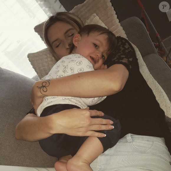 Ludovica Tuzzoli et l'un de ses enfants, le 12 décembre 2022.
© Instagram familletuzzolixxl