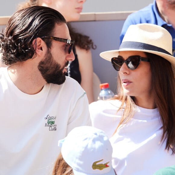 Nolwenn Leroy avait opté pour une journée en solo
Adrien Galo, Sofia Essaïdi en tribunes lors des Internationaux de France de tennis de Roland Garros 2023 à Paris, France. © Moreau-Jacovides/Bestimage