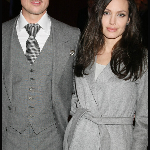 Angelina Jolie et Brad Pitt à l'avant-première du film "L'étrange histoire de Benjamin Button" à l'UGC Normandie de Paris, le 3 juin 2013.
© Rindoff-Borde / Bestimage