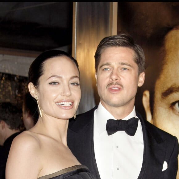 Angelina Jolie et Brad Pitt à l'avant-première du film "L'étrange histoire de Benjamin Button" au Mann's Village Theatrer de Westwood, à Los Angeles, le 8 décembre 2008.
© Alain Rolland / Maxima Prod / Bestimage