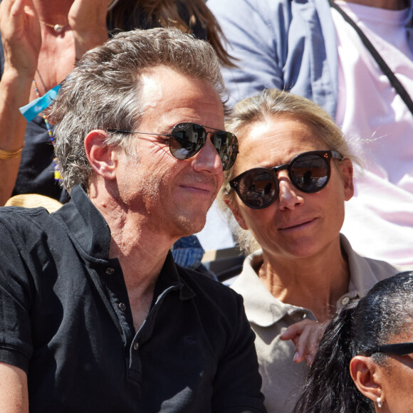 Anne-Sophie Lapix et son mari Arthur Sadoun en tribunes lors des Internationaux de France de tennis de Roland Garros 2023 à Paris, France, le 4 juin 2023. © Cyril Moreau/Bestimage