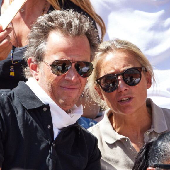 Anne-Sophie Lapix et son mari Arthur Sadoun en tribunes lors des Internationaux de France de tennis de Roland Garros 2023 à Paris, France, le 4 juin 2023. © Cyril Moreau/Bestimage