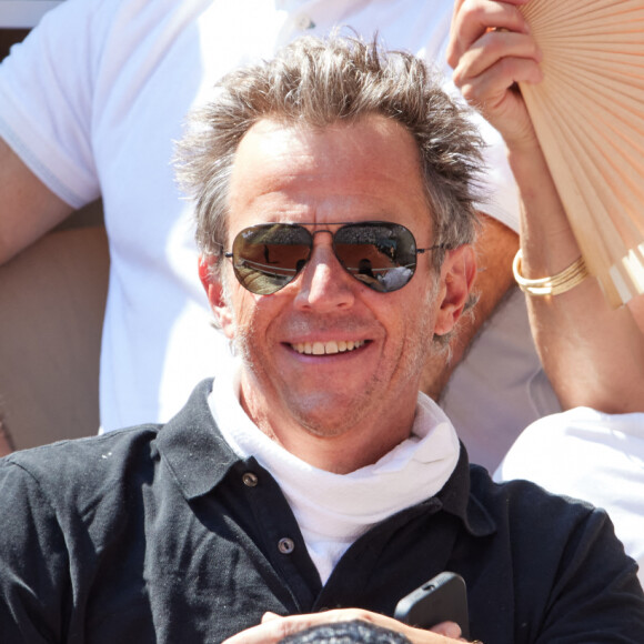 Anne-Sophie Lapix et son mari Arthur Sadoun en tribunes lors des Internationaux de France de tennis de Roland Garros 2023 à Paris, France, le 4 juin 2023. © Cyril Moreau/Bestimage