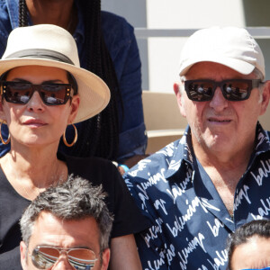 A l'occasion du nouveau tournoi de Rolland-Garros, de nombreuses personnalités télé étaient présentes dans les gradins à l'image de Cristina Cordula et son époux Frédéric Cassin.
Cristina Cordula et son mari Frédéric Cassin en tribunes lors des Internationaux de France de tennis de Roland Garros à Paris. © Cyril Moreau/Bestimage