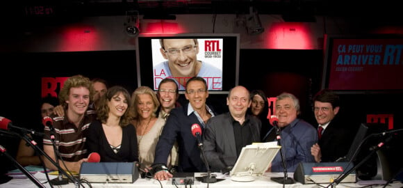 L'équipe de Ça peut vous arriver sur RTL, avec Julien Courbet et maître Didier Bergès