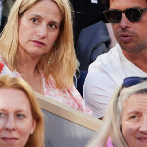 Tout comme Marie Gillain, auprès de son compagnon Christophe d'Esposti.
Marie Gillain et son compagnon Christophe Degli Esposti - Tribunes des internationaux de France de tennis Roland Garros à Paris le 5 juin 2023. © Cyril Moreau / Bestimage