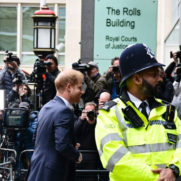 Le prince Harry arrive devant la Haute Cour de Londres, le 6 juin 2023.