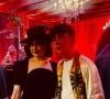 Invité à la soirée Louboutin World Event, le jeune chanteur s'est affiché avec la diva Dita Von Teese. 
Instagram : Léon Hesby