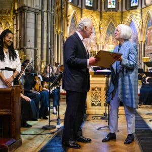 Le roi Charles III tremblerait actuellement dans ses bottes à cause d'une femme qui a côtoyé sa maman la reine Elizabeth II.
Le roi Charles III d'Angleterre, assiste à la nouvelle série de concerts du Wigmore Hall à l'église catholique romaine St James. Londres, le 6 juin 2023.