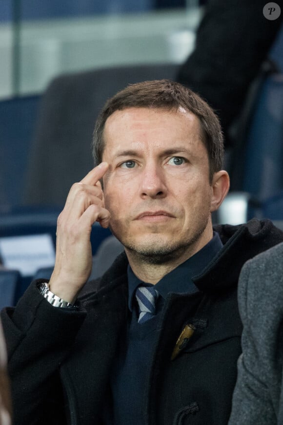 Grégoire Margotton va commenter la finale de la Ligue des champions ce soir sur la Une.
Grégoire Margotton dans les tribunes du Parc des Princes lors du match de ligue des champions de l'UEFA opposant le Paris Saint-Germain à Liverpool FC à Paris, France. © Cyril Moreau/Bestimage 