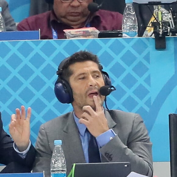 Les commentateurs Bixente Lizarazu et Grégoire Margotton lors de la 8ème de finale du match de coupe du monde opposant l'Angleterre à la Colombie au stade Spartak à Moscow, Russie, le 3 juillet 2018. L'Angleterre a gagné le match 4-3 aux tirs au but après un match nul 1-1. © Cyril Moreau/Bestimage 