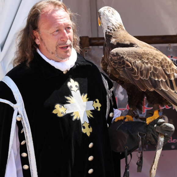 Il a pu admirer également des vols de rapaces
Illustration aigle avec Le prince Albert II de Monaco - 4ème rencontre des sites historiques Grimaldi sur la place du palais Princier à Monaco le 10 juin 2023. © Claudia Albuquerque / Bestimage 