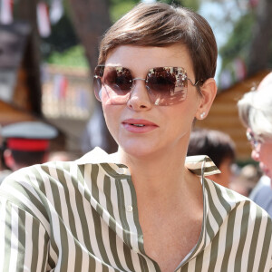 La princesse était très élégante
La princesse Charlene de Monaco - 4ème rencontre des sites historiques Grimaldi sur la place du palais Princier à Monaco le 10 juin 2023. © Claudia Albuquerque / Bestimage 