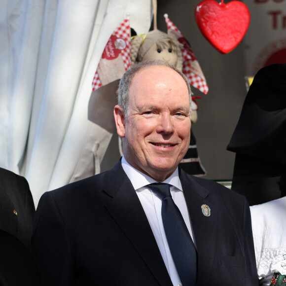 Le prince Albert II de Monaco - 4ème rencontre des sites historiques Grimaldi sur la place du palais Princier à Monaco le 10 juin 2023. © Claudia Albuquerque / Bestimage 